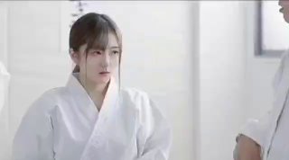 【老马探花】人妻骚女再来一炮，骑在身上摸肥臀，站立后入全裸输出，搞得受不了