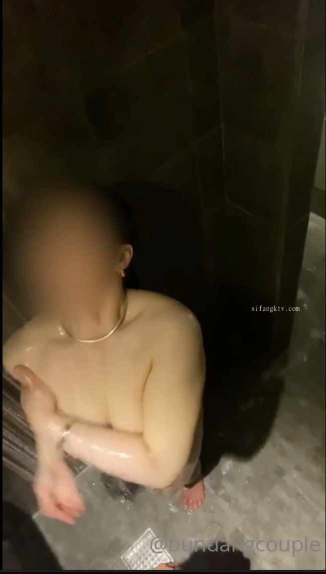 短发少女的唯美性爱